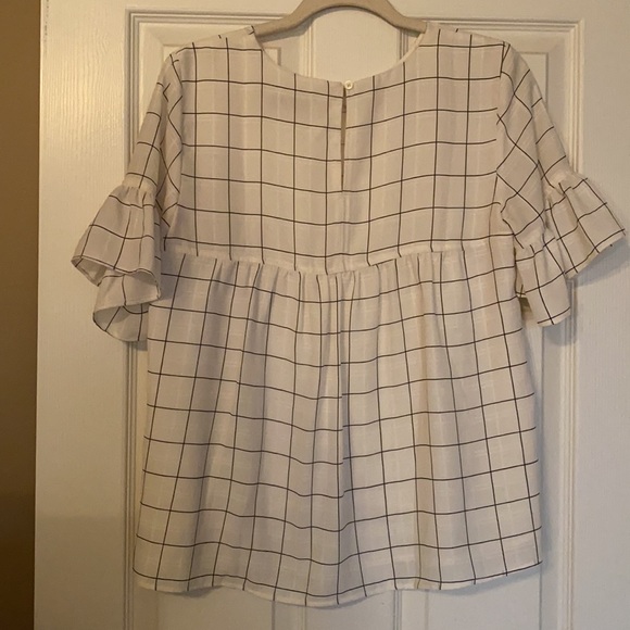 Black and white blouse with flared sleeves - Picture 2 of 2